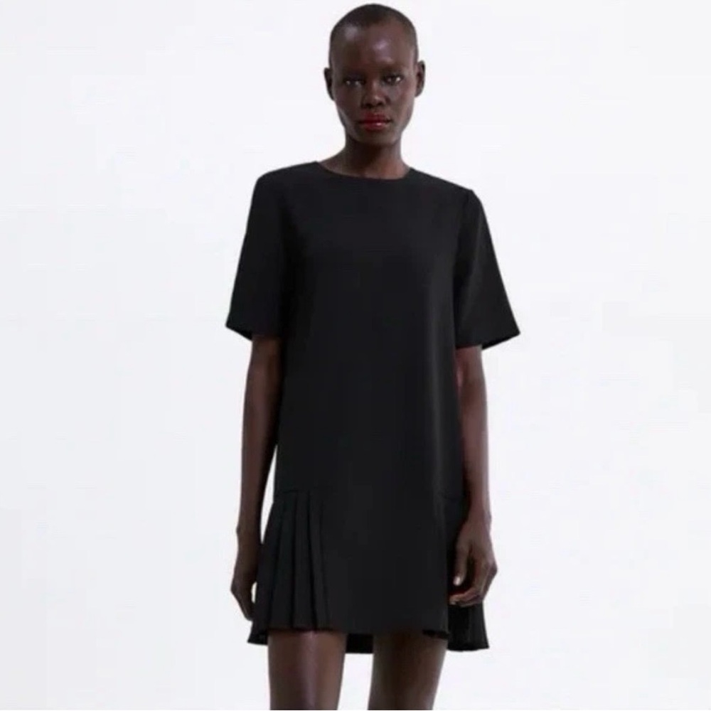 Zara small Black Short-Sleeve Pleated Hem Dress - Women